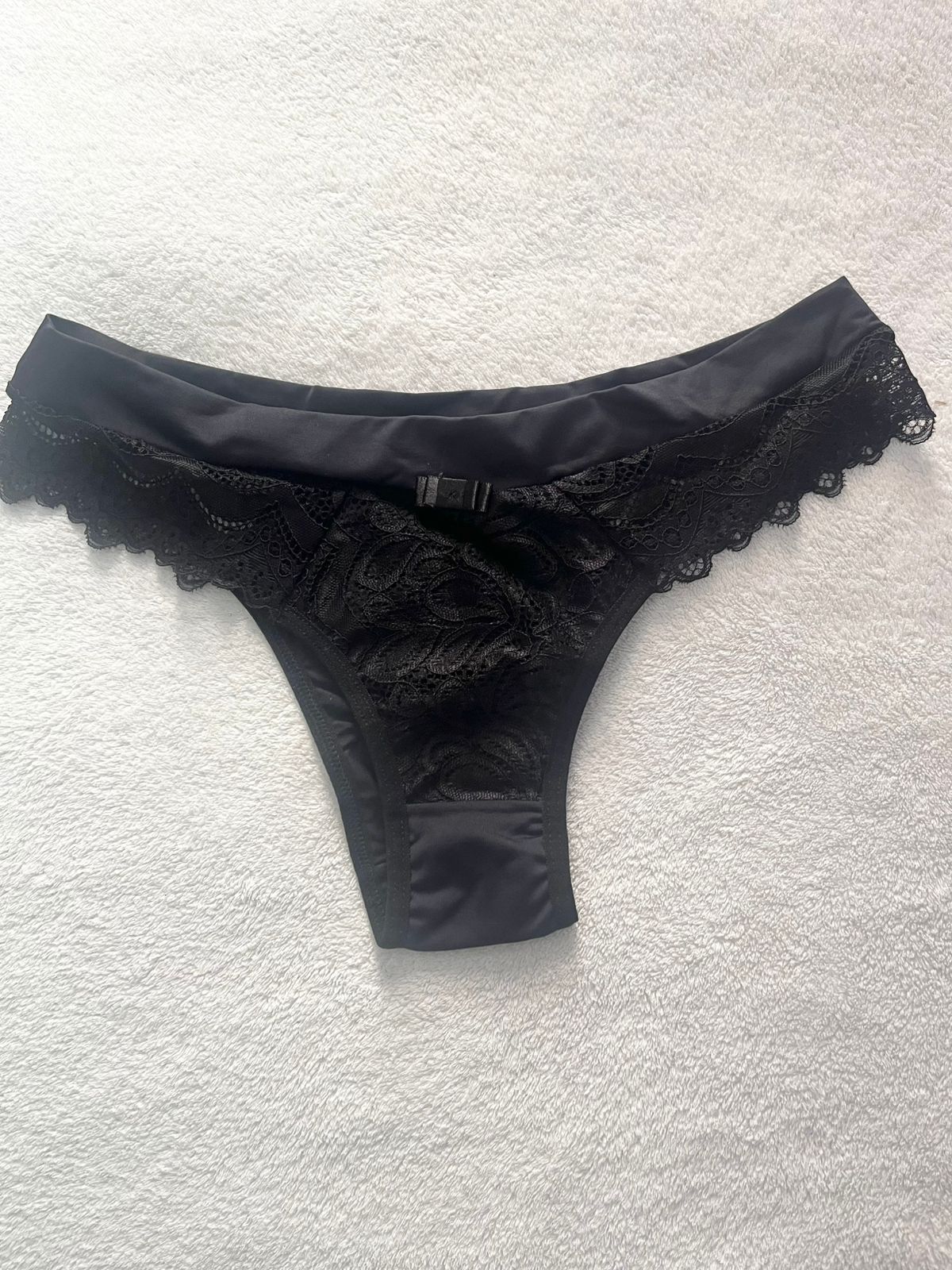Calcinha de Microfibra Com Recortes De Renda – Preto - Imagem 2